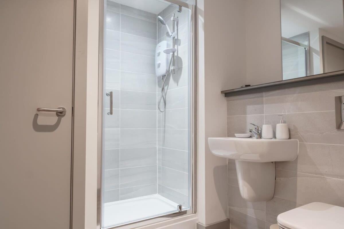 Contemporary 1 Bed Apartment In Liverpool Centre Buitenkant foto